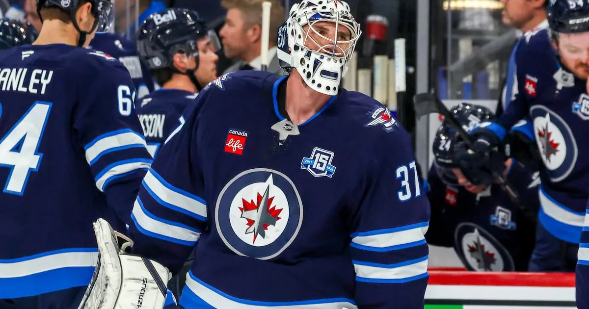 Sabres discussing deal for Jets star goalie Connor Hellebuyck