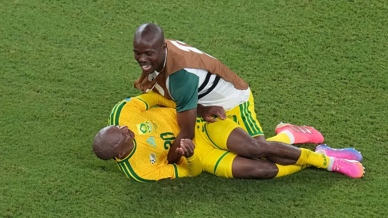 South Africa advances to World Cup knockout stage for first time with win over South Korea