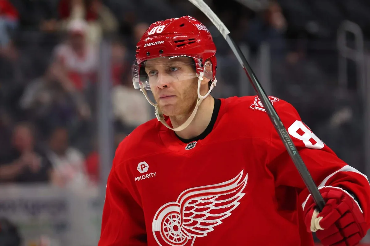 Patrick Kane returns to Blackhawks on two-year deal