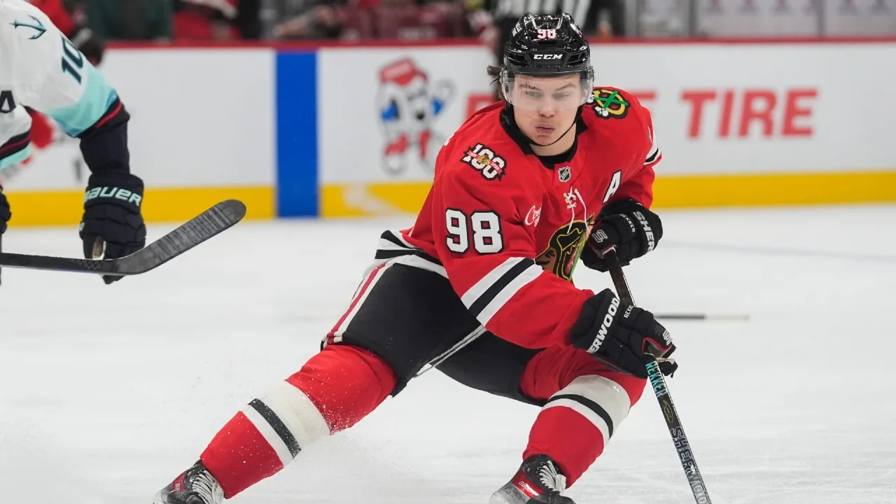 Blackhawks star Connor Bedard agrees to 5-year, $75M deal