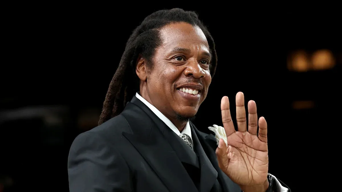 Security breach causes chaos, delays start of final Jay-Z concert at Yankee Stadium