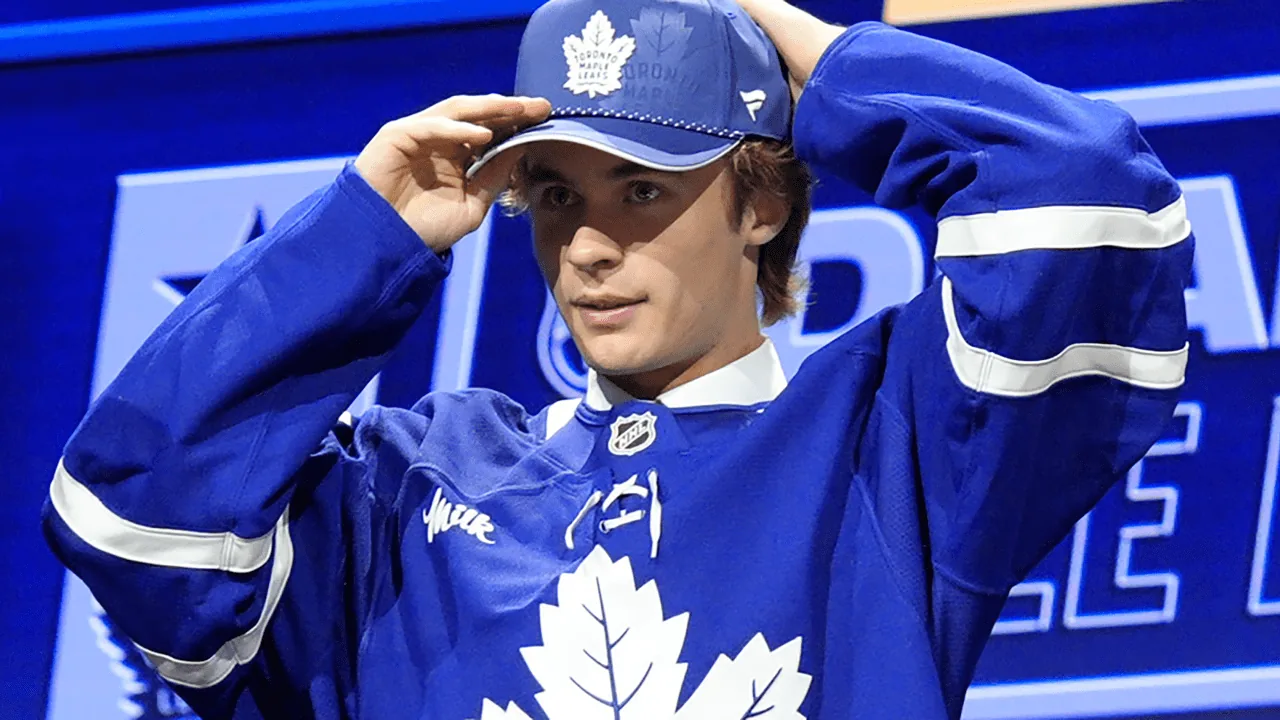 Maple Leafs' McKenna says he would give up No. 72 for Bobrovsky