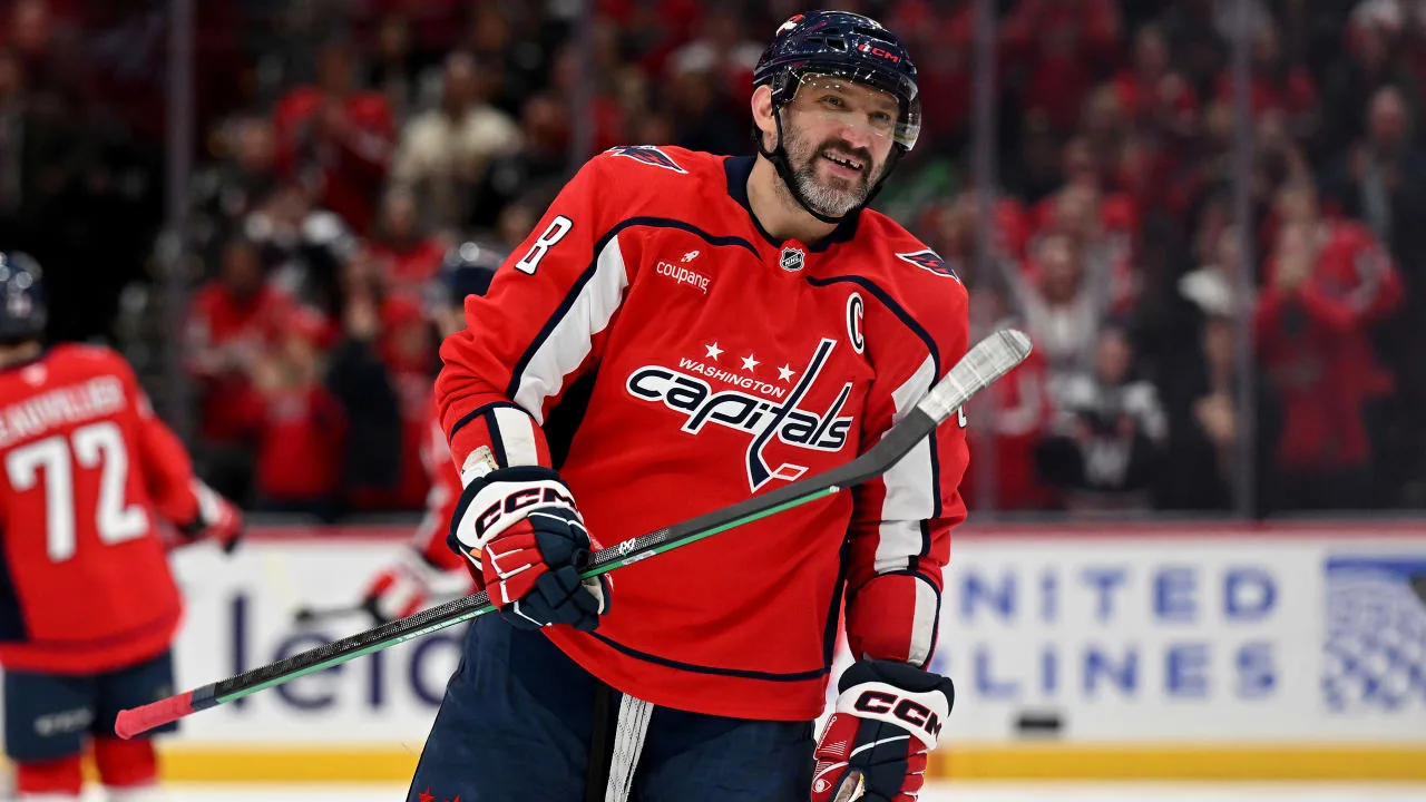 Capitals icon Alex Ovechkin re-signs on one-year deal