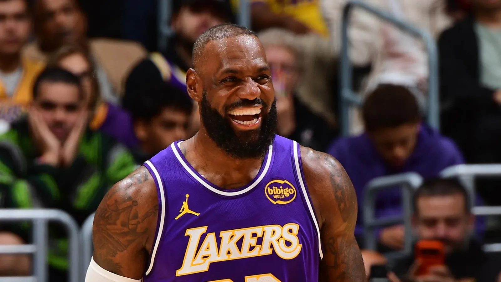 Dallas Mavericks v Los Angeles Lakers